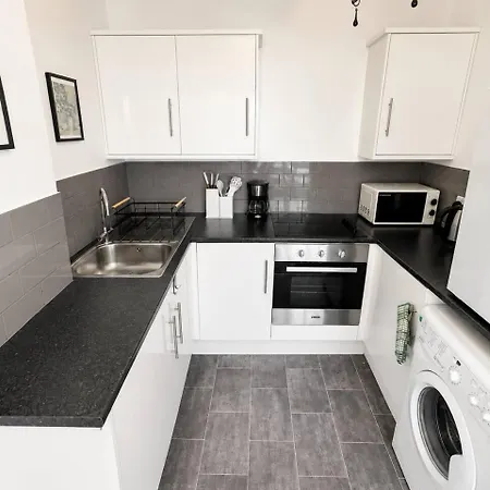 Free Parking Homely Gloucester Rd Flat Sleeps 3 *